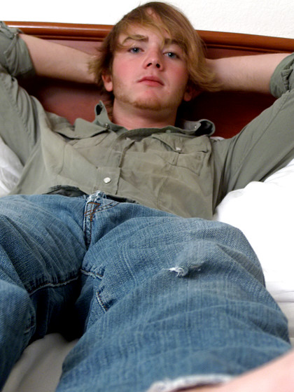 Blonde twink Elliot strokes his dick
